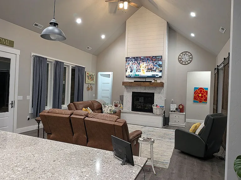 Quiet 3-bedroom Villa for Rent in Rajm Amesh | Furnished · Garden